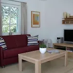 Great Crested Grebe Modern Retreat Holiday home *