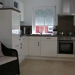 Great Crested Grebe Modern Retreat Holiday home *