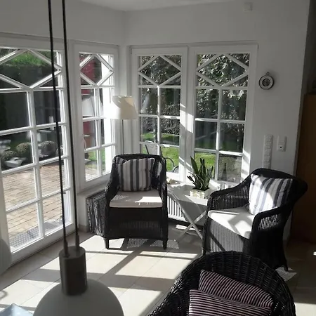 Great Crested Grebe Modern Retreat Holiday home