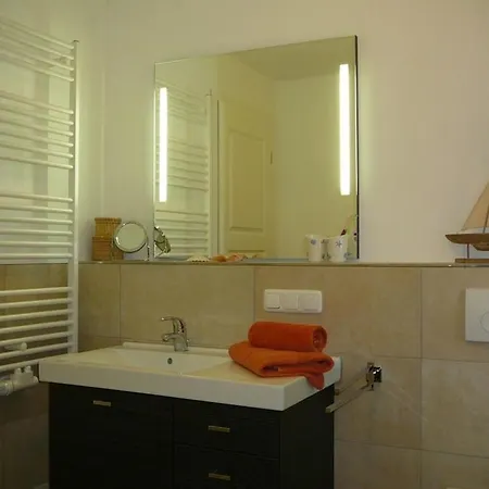 Vakantiehuis Great Crested Grebe Modern Retreat Zingst